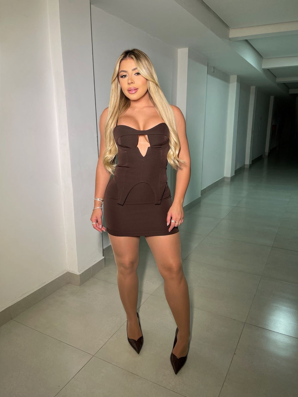 Conjunto bela marrón